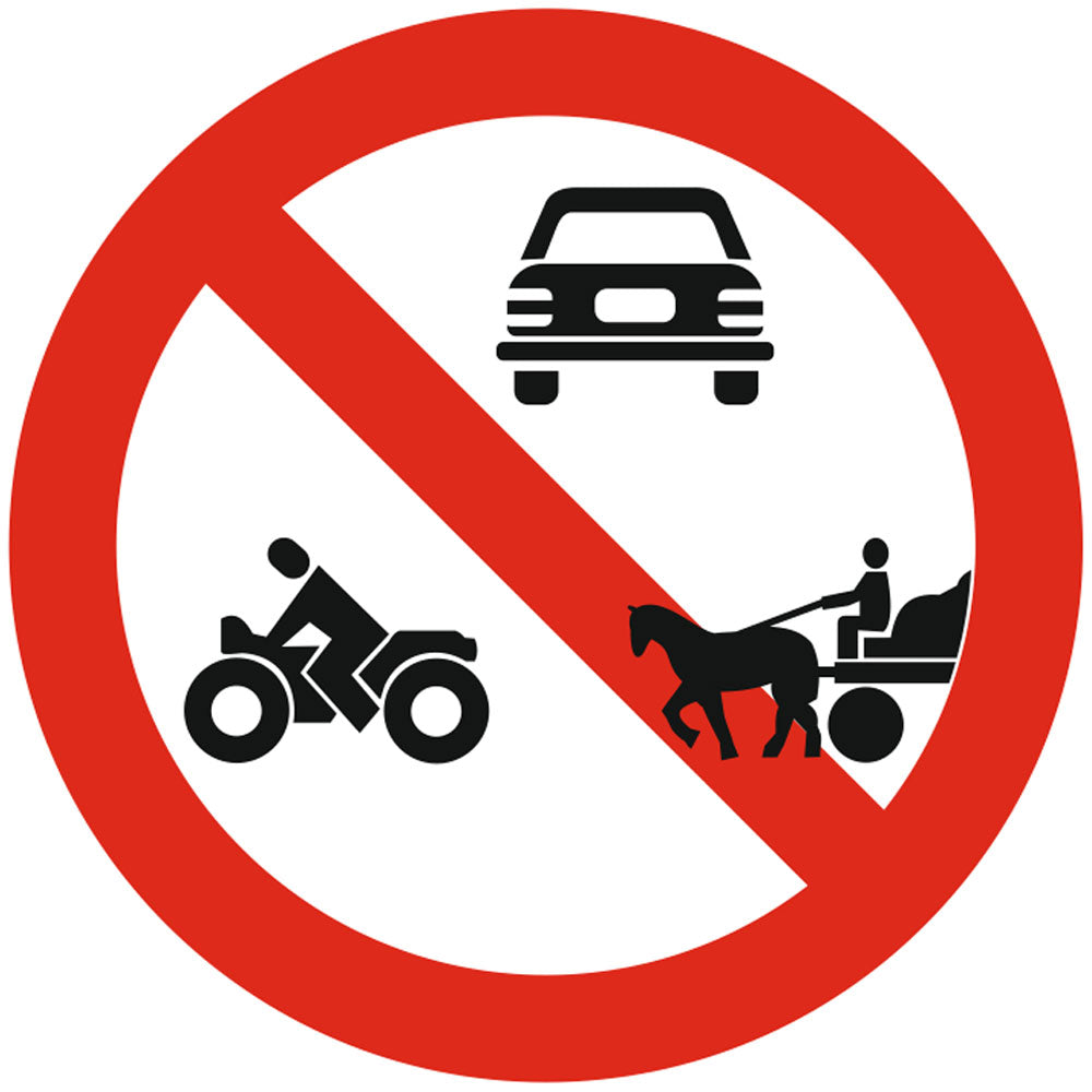 Accesul interzis autovehiculelor si vehiculelor cu tractiune animala